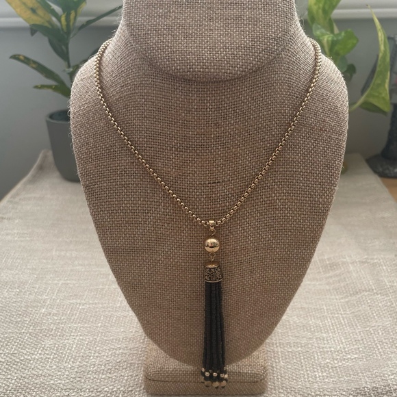 Avon SHB Goldtone and Black Beads Tassle Necklace - Picture 1 of 5